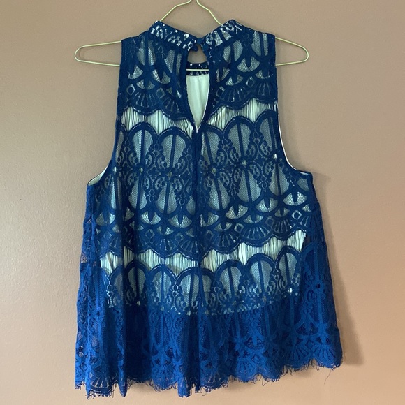 Love Fire ladies Lace blouse with nude lining. Size medium - Picture 2 of 10